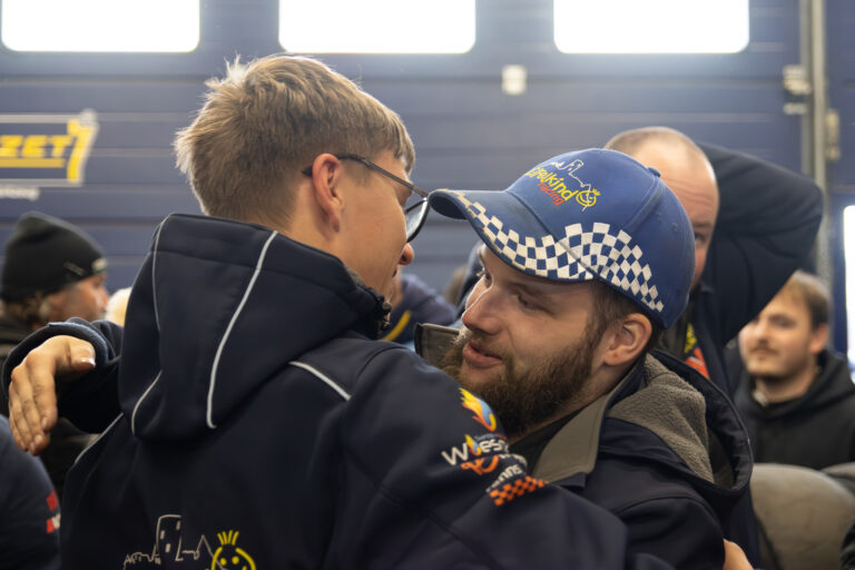 AJ2A0075-Verbessert-RR.jpg AJ2A0075-Verbessert-RR.jpg